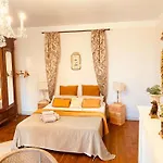 Clos Emilion Et Table D'hote En Option Bed & Breakfast *