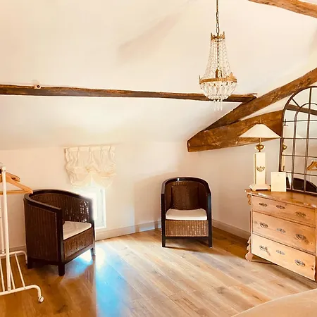 Clos Emilion Et Table D'hote En Option Bed & Breakfast Vignonet