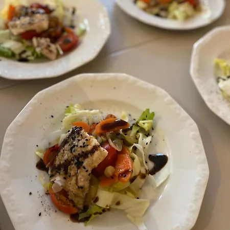 Clos Emilion Et Table D'hote En Option