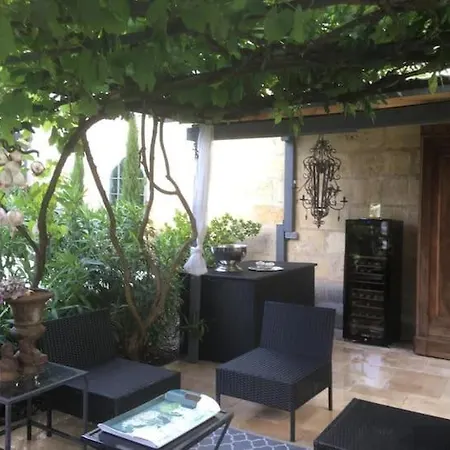 Clos Emilion Et Table D'hote En Option Frühstückspension Vignonet