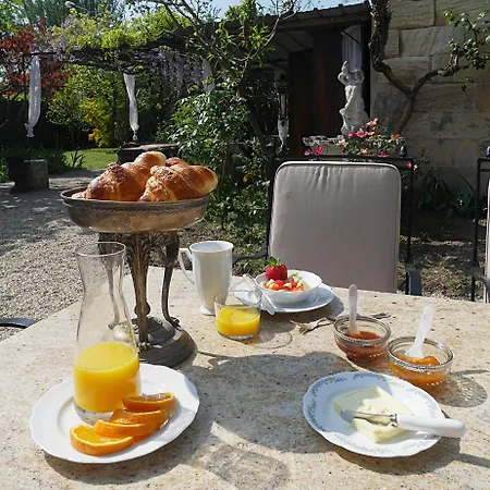 Clos Emilion Et Table D'hote En Option Bed & Breakfast