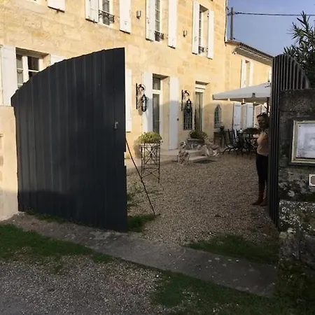 Clos Emilion Et Table D'hote En Option * Vignonet