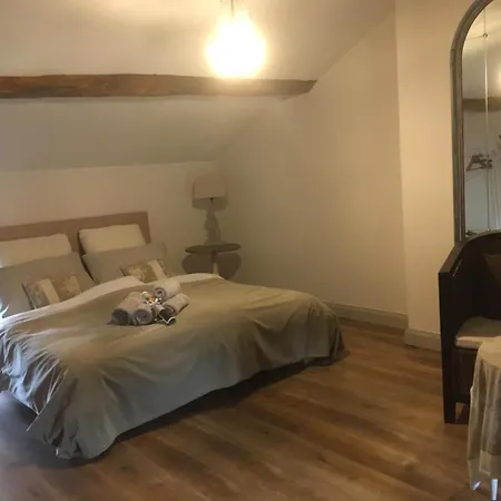 Clos Emilion Et Table D'hote En Option *