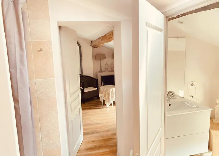 Clos Emilion Et Table D'hote En Option לינה וארוחת בוקר