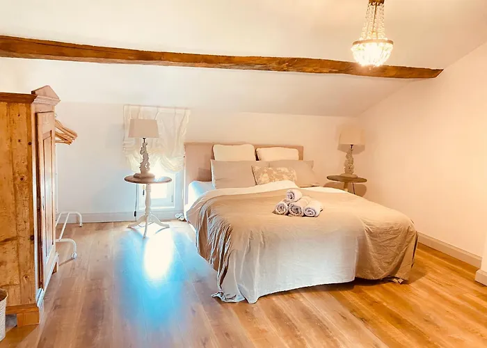 Clos Emilion Et Table D'hote En Option לינה וארוחת בוקר *