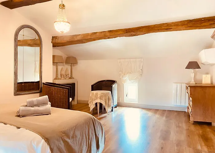 Clos Emilion Et Table D'hote En Option לינה וארוחת בוקר Vignonet