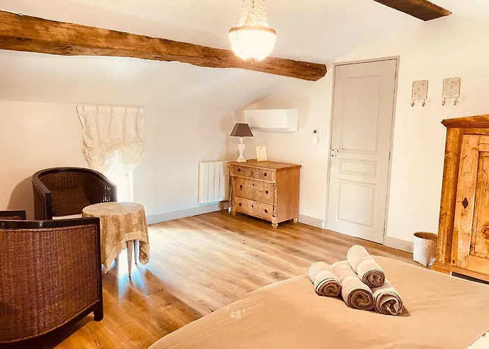 לינה וארוחת בוקר Clos Emilion Et Table D'hote En Option