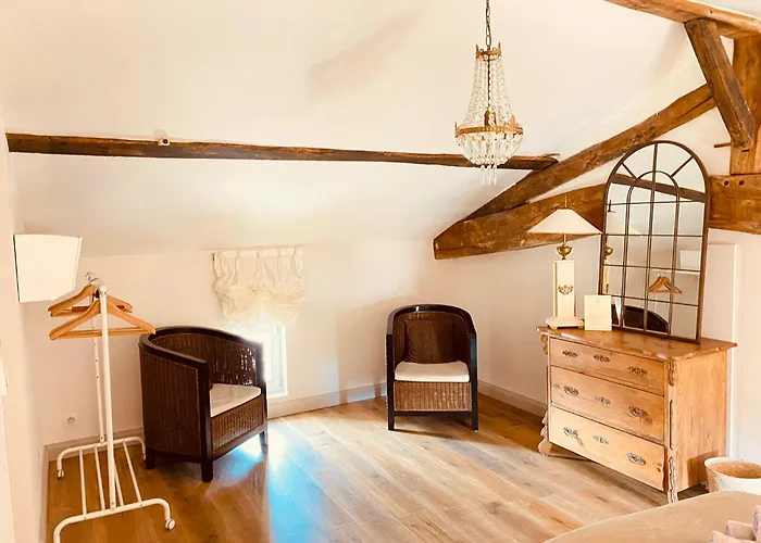 Clos Emilion Et Table D'hote En Option לינה וארוחת בוקר Vignonet