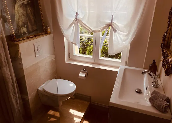 לינה וארוחת בוקר Clos Emilion Et Table D'hote En Option *