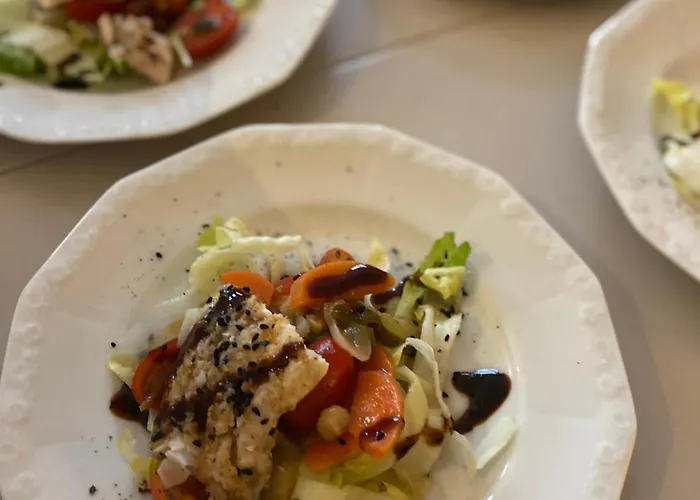 Clos Emilion Et Table D'hote En Option