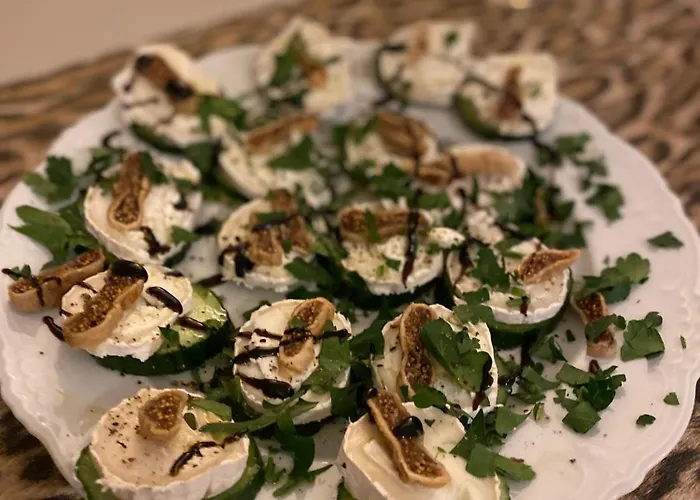 Clos Emilion Et Table D'hote En Option *